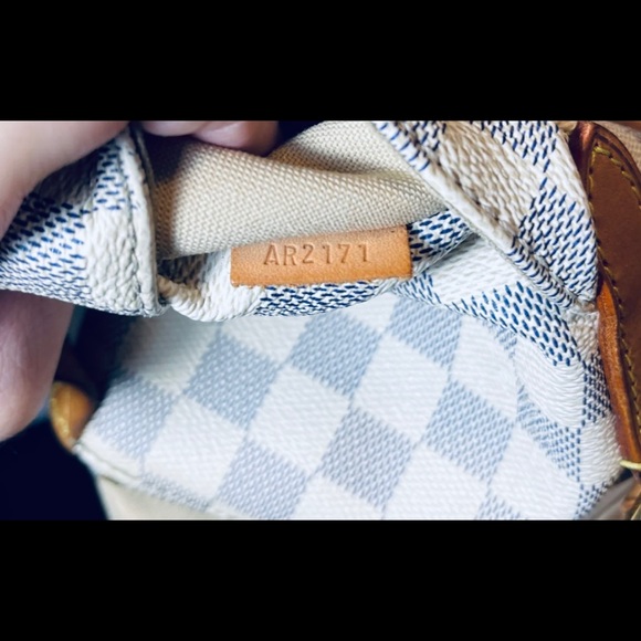 Louis Vuitton Damier Azur Totally MM - Picture 2 of 10